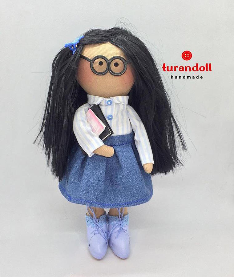 Заряжаю работы положительными нотами - мастер индивидуальных авторских кукол Туран Аслан (ФОТО)