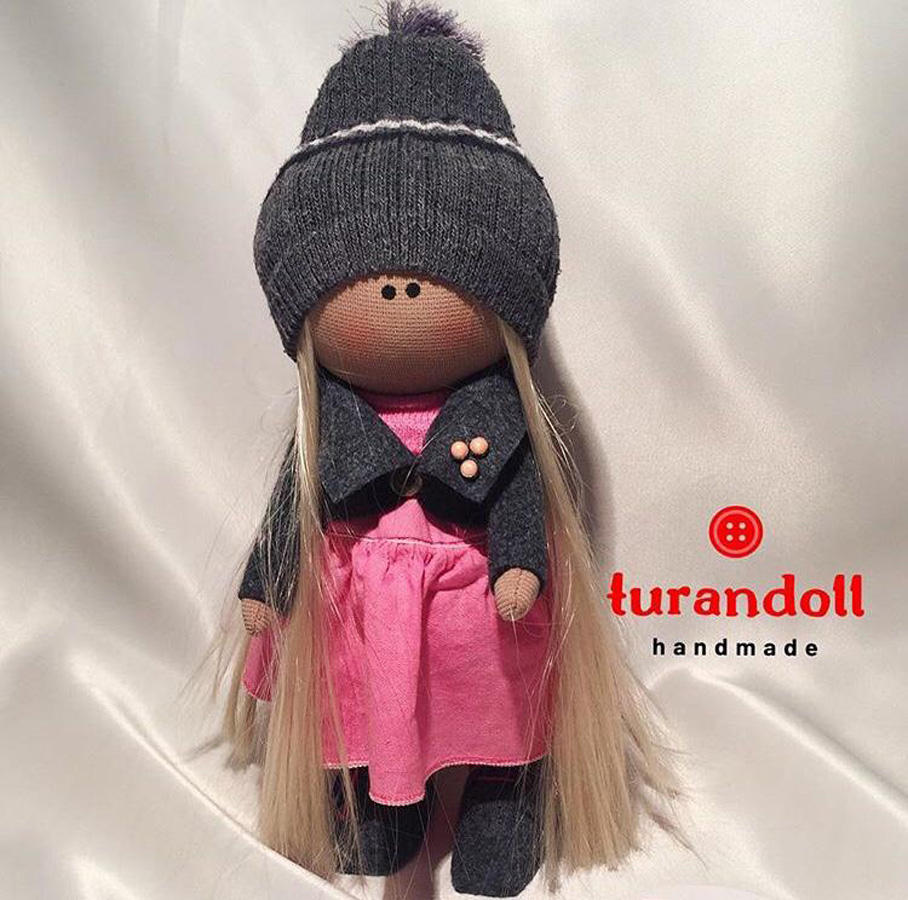 Заряжаю работы положительными нотами - мастер индивидуальных авторских кукол Туран Аслан (ФОТО)