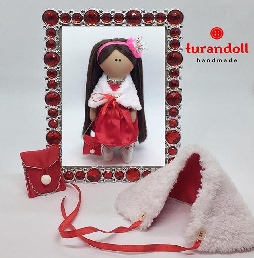 Заряжаю работы положительными нотами - мастер индивидуальных авторских кукол Туран Аслан (ФОТО)