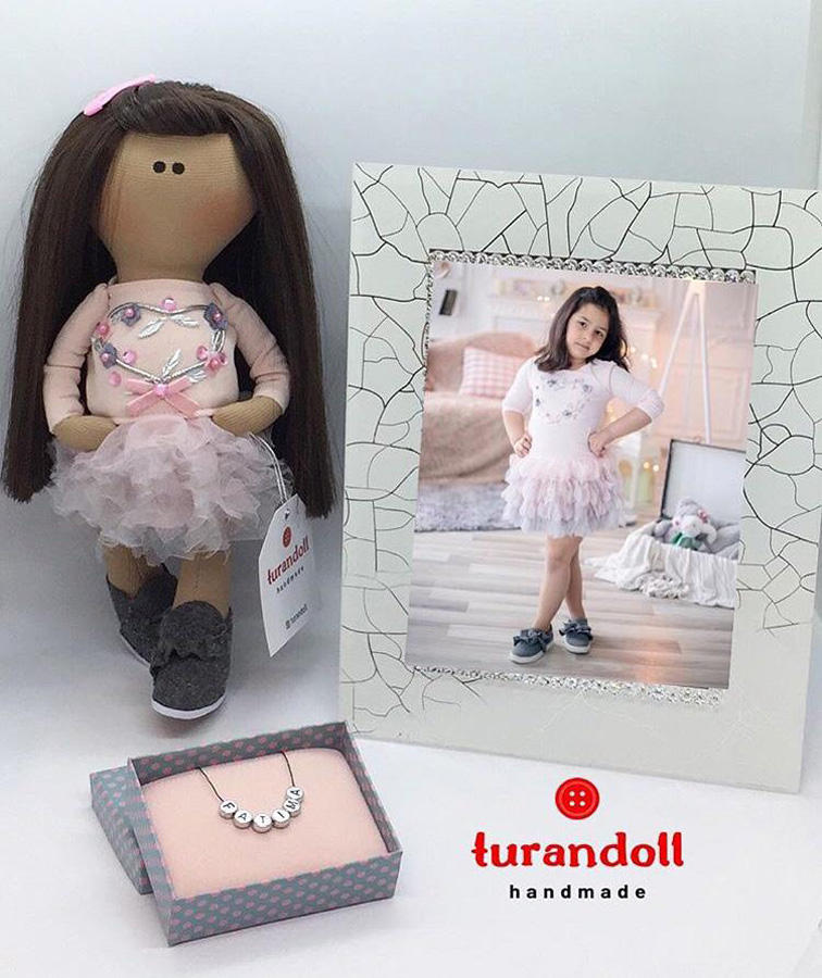 Заряжаю работы положительными нотами - мастер индивидуальных авторских кукол Туран Аслан (ФОТО)