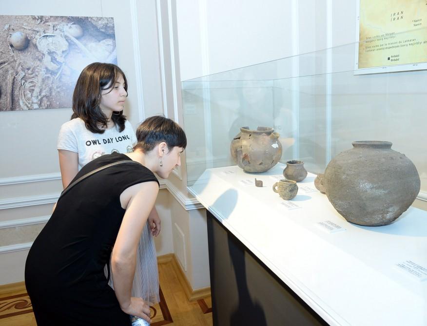 Археологии Азербайджана и Франции представили редкие артефакты мировой значимости  (ФОТО)