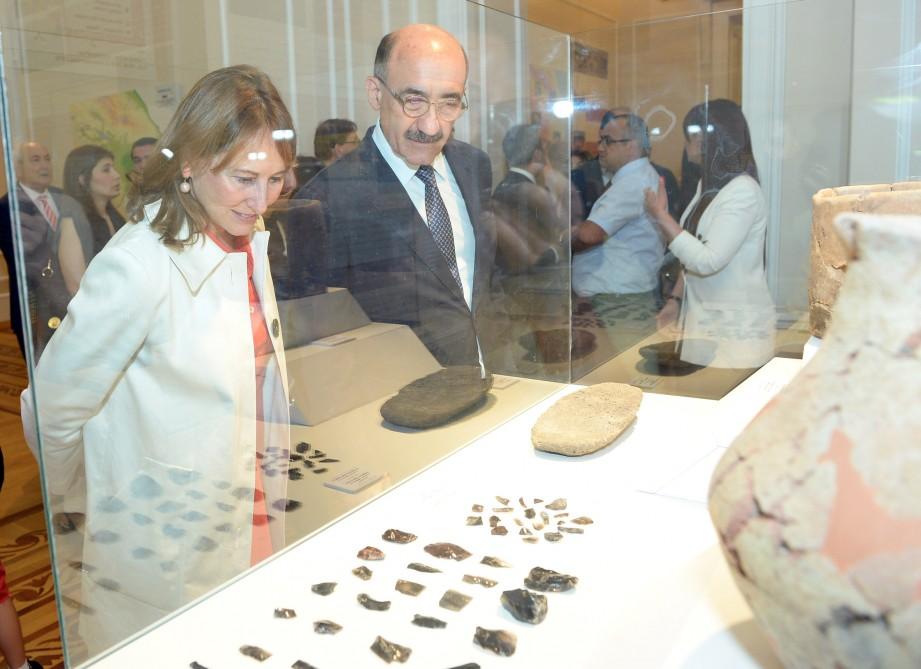 Археологии Азербайджана и Франции представили редкие артефакты мировой значимости  (ФОТО)