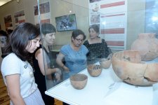 Археологии Азербайджана и Франции представили редкие артефакты мировой значимости  (ФОТО)