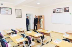 Президент Азербайджана Ильхам Алиев и Первая леди Мехрибан Алиева приняли участие в открытии жилого комплекса для вынужденных переселенцев в Пираллахи (ФОТО)