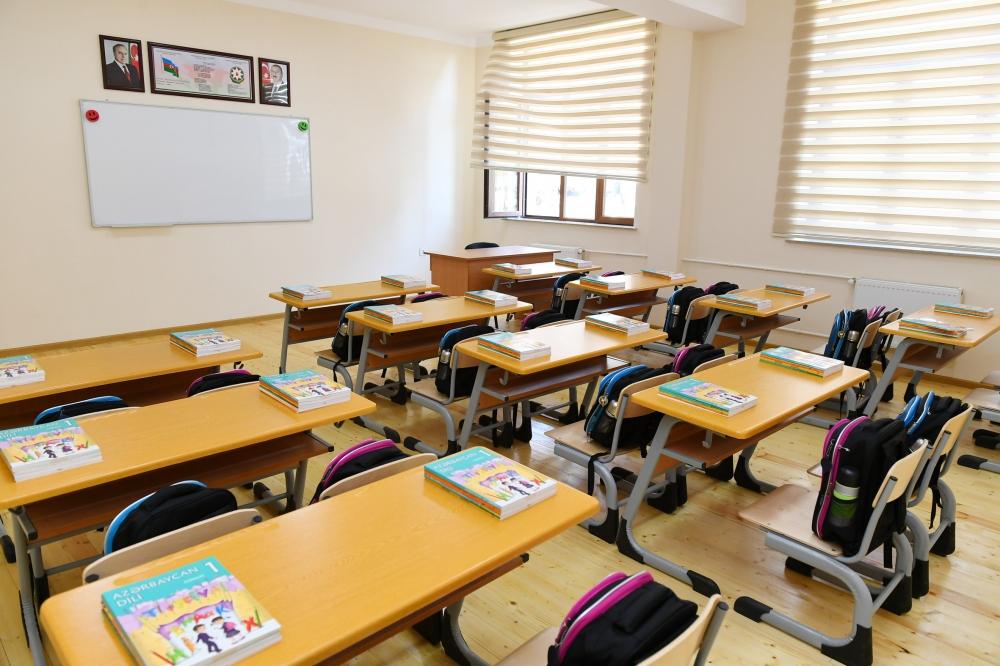 Президент Азербайджана Ильхам Алиев и Первая леди Мехрибан Алиева приняли участие в открытии жилого комплекса для вынужденных переселенцев в Пираллахи (ФОТО)