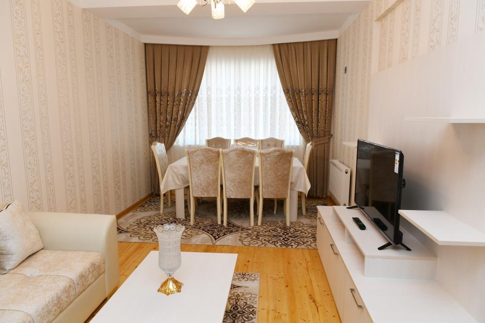 Президент Азербайджана Ильхам Алиев и Первая леди Мехрибан Алиева приняли участие в открытии жилого комплекса для вынужденных переселенцев в Пираллахи (ФОТО)