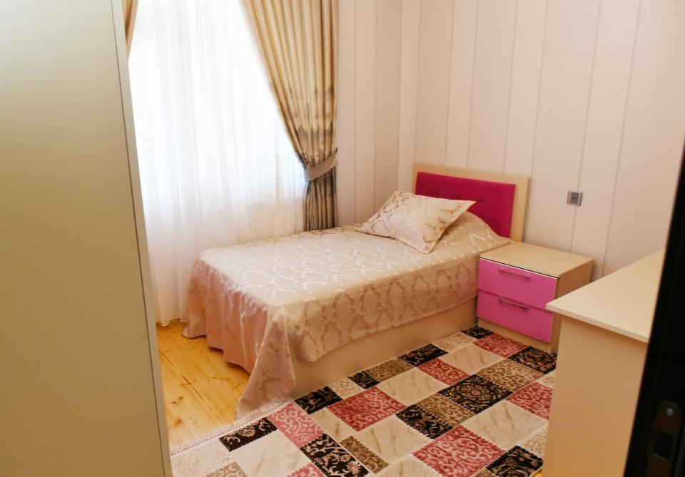 Президент Азербайджана Ильхам Алиев и Первая леди Мехрибан Алиева приняли участие в открытии жилого комплекса для вынужденных переселенцев в Пираллахи (ФОТО)