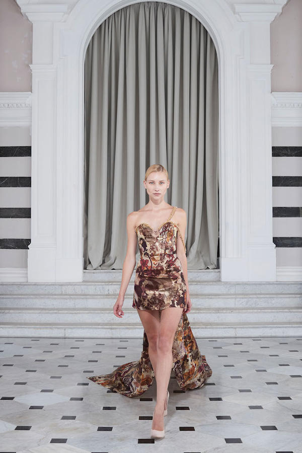 Азербайджанский дизайнер из Лондона представила "Висячие сады Вавилона" на Неделе моды в Париже (ФОТО)