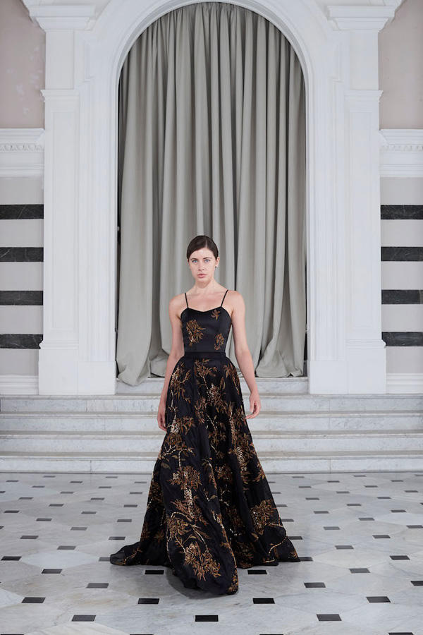 Азербайджанский дизайнер из Лондона представила "Висячие сады Вавилона" на Неделе моды в Париже (ФОТО)