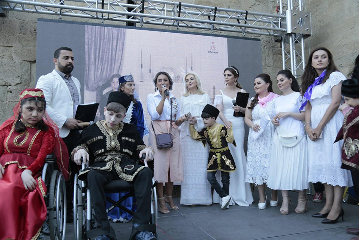 Волшебное дефиле в Баку, или Когда любовь не знает границ (ФОТО)