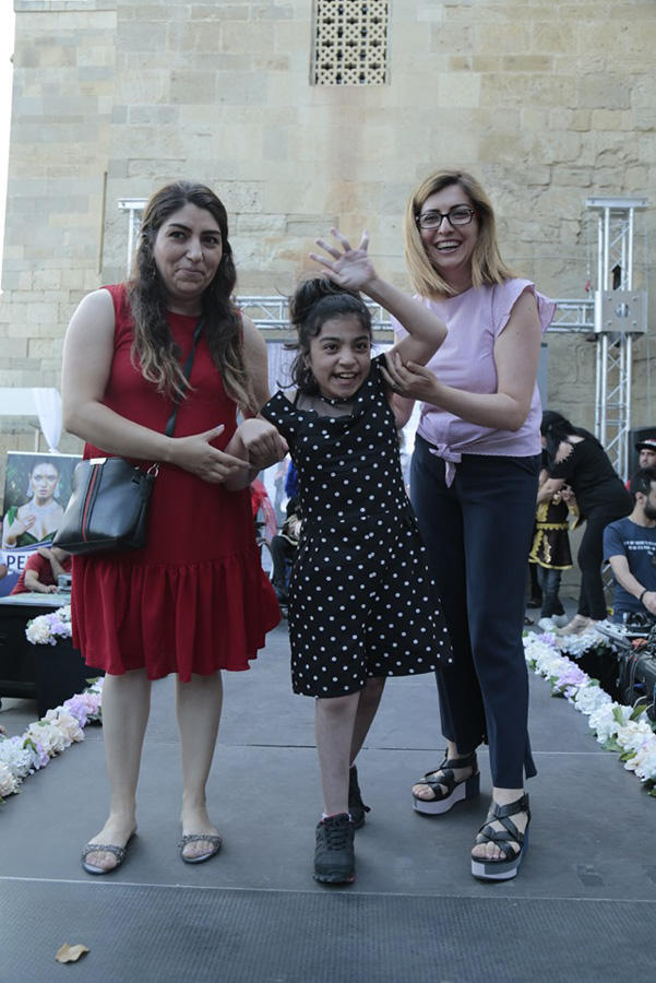 Волшебное дефиле в Баку, или Когда любовь не знает границ (ФОТО)