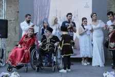 Волшебное дефиле в Баку, или Когда любовь не знает границ (ФОТО)