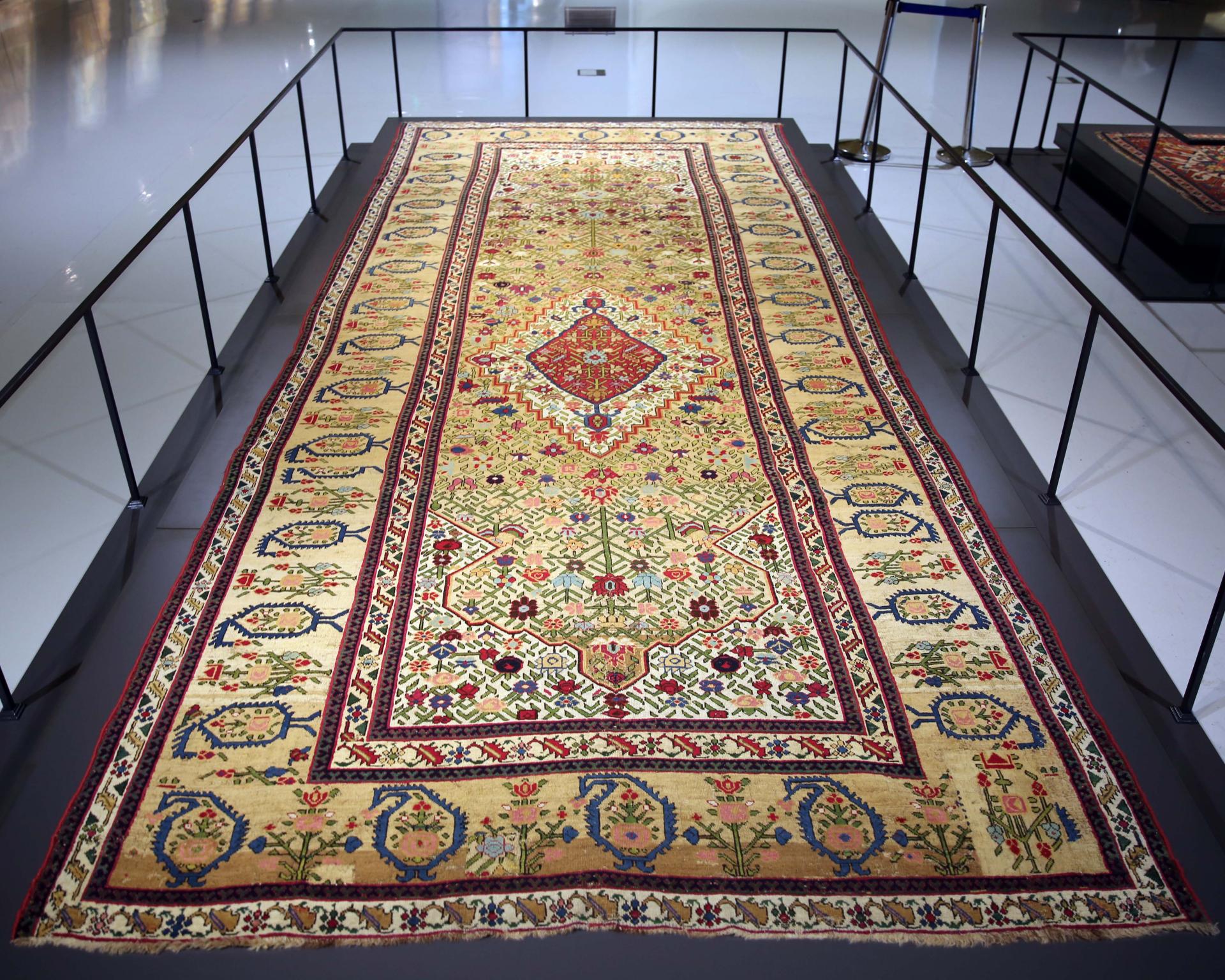 Культурное наследие Азербайджана в музее Лувра – ковры "Челеби", "Ханлыг" и "Аждахалы" (ФОТО)