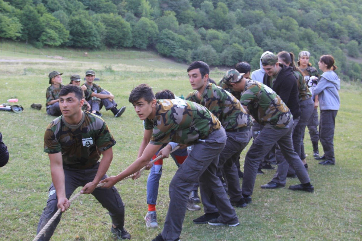 Азербайджанская молодежь прошла обучение ведению боевых действий в экстремальных условиях (ФОТО/ВИДЕО)