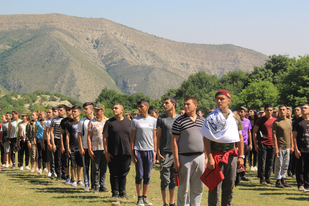 Азербайджанская молодежь прошла обучение ведению боевых действий в экстремальных условиях (ФОТО/ВИДЕО)