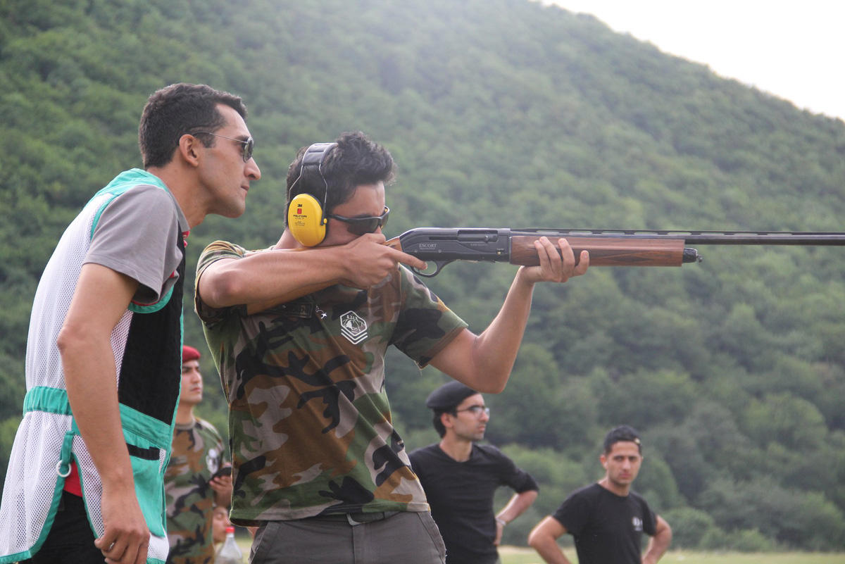 Азербайджанская молодежь прошла обучение ведению боевых действий в экстремальных условиях (ФОТО/ВИДЕО)