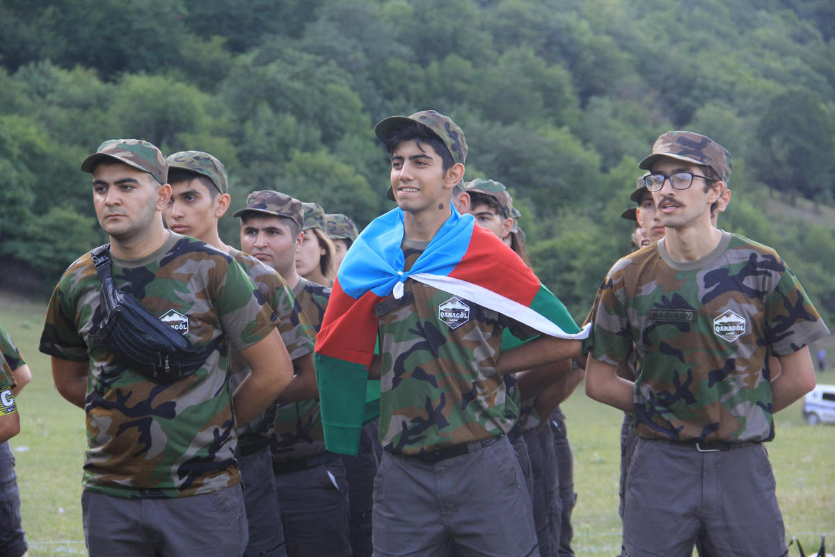 Азербайджанская молодежь прошла обучение ведению боевых действий в экстремальных условиях (ФОТО/ВИДЕО)
