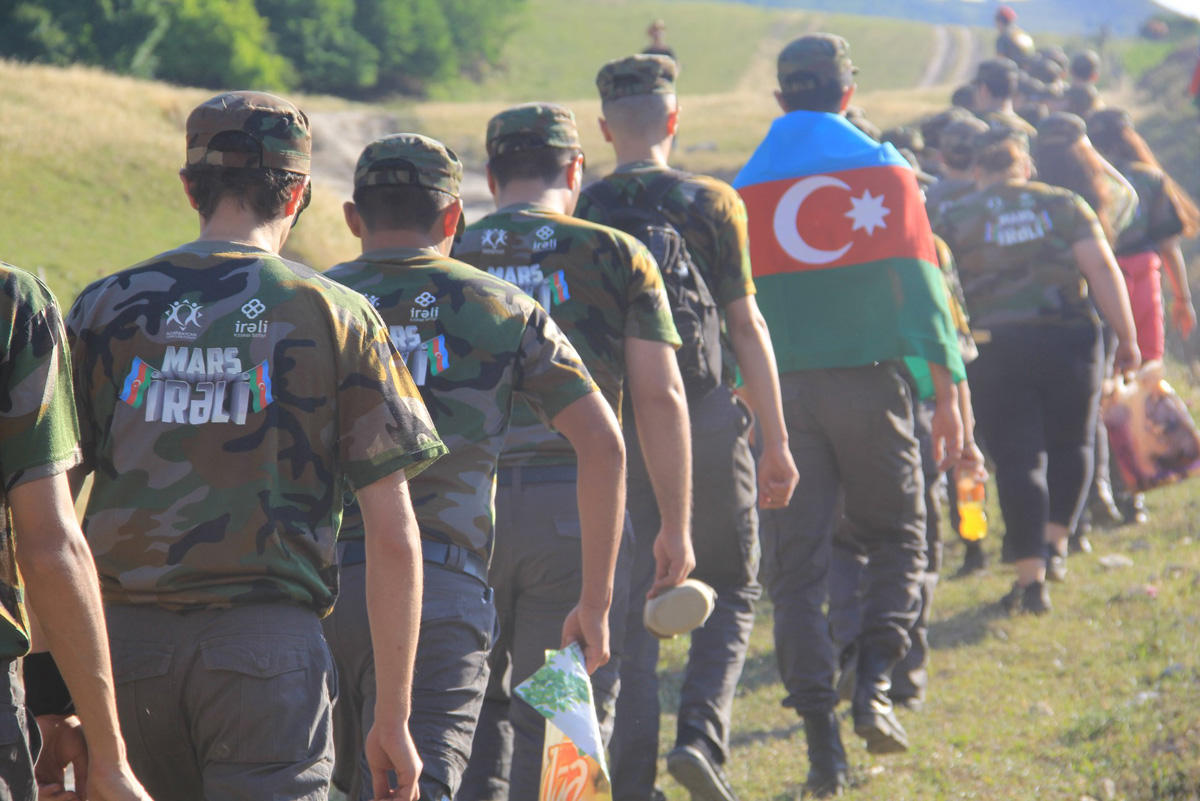 Азербайджанская молодежь прошла обучение ведению боевых действий в экстремальных условиях (ФОТО/ВИДЕО)