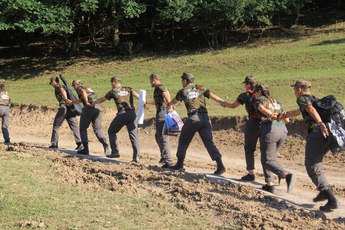 Азербайджанская молодежь прошла обучение ведению боевых действий в экстремальных условиях (ФОТО/ВИДЕО)