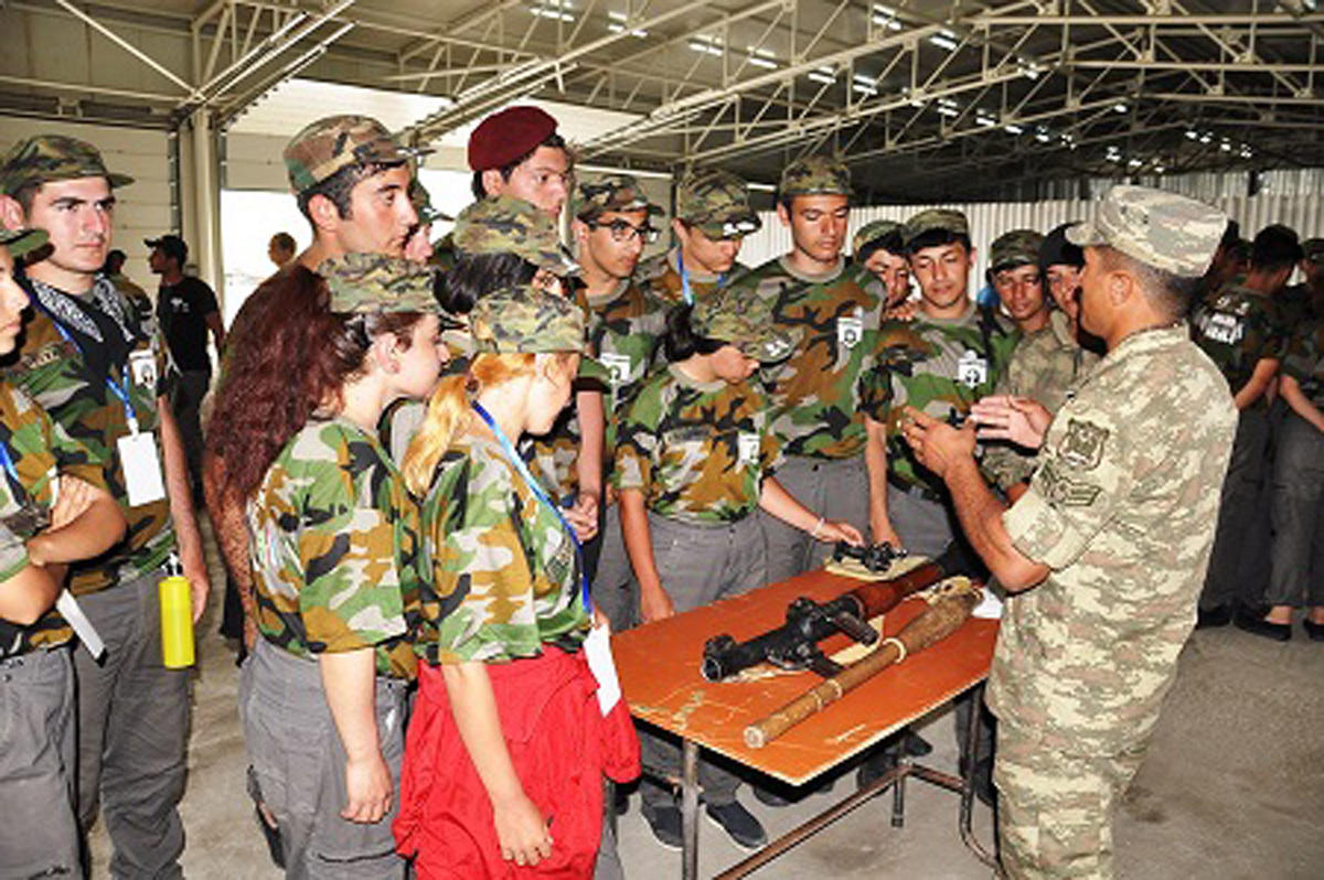 Азербайджанская молодежь прошла обучение ведению боевых действий в экстремальных условиях (ФОТО/ВИДЕО)