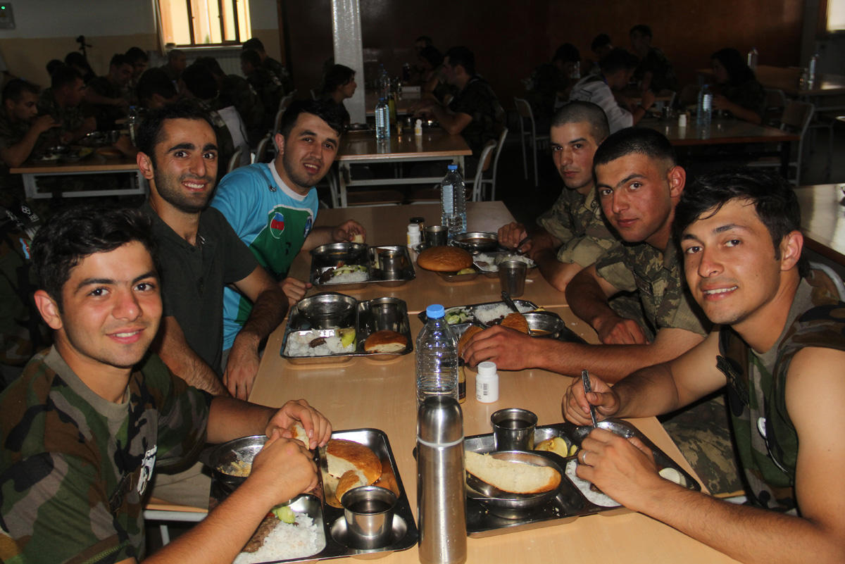 Азербайджанская молодежь прошла обучение ведению боевых действий в экстремальных условиях (ФОТО/ВИДЕО)