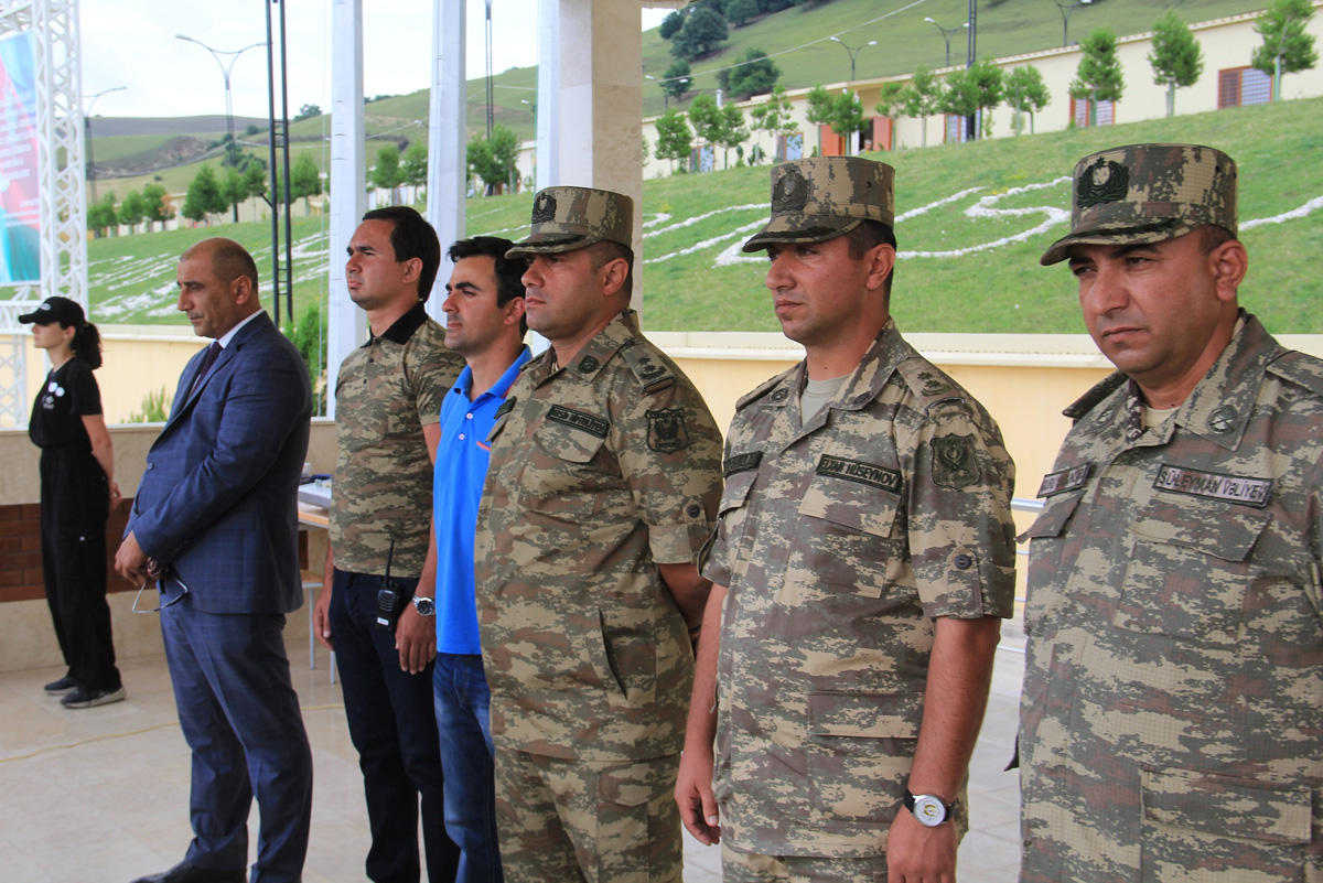 Азербайджанская молодежь прошла обучение ведению боевых действий в экстремальных условиях (ФОТО/ВИДЕО)