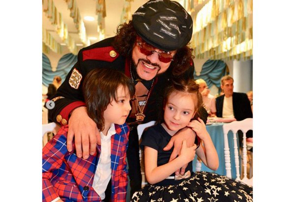 Филипп Киркоров приедет в Баку со своими детьми