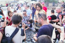 Филипп Киркоров вызвал ажиотаж в Ичери Шехер – кутабы на улице Магомаева, волшебная лампа Аладдина, "Чёрт побери! " (ФОТО)