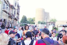 Филипп Киркоров вызвал ажиотаж в Ичери Шехер – кутабы на улице Магомаева, волшебная лампа Аладдина, "Чёрт побери! " (ФОТО)