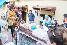 Филипп Киркоров вызвал ажиотаж в Ичери Шехер – кутабы на улице Магомаева, волшебная лампа Аладдина, "Чёрт побери! " (ФОТО)