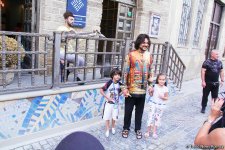 Филипп Киркоров вызвал ажиотаж в Ичери Шехер – кутабы на улице Магомаева, волшебная лампа Аладдина, "Чёрт побери! " (ФОТО)