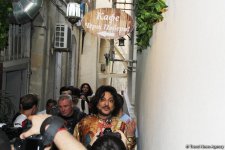 Филипп Киркоров вызвал ажиотаж в Ичери Шехер – кутабы на улице Магомаева, волшебная лампа Аладдина, "Чёрт побери! " (ФОТО)