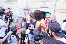 Филипп Киркоров вызвал ажиотаж в Ичери Шехер – кутабы на улице Магомаева, волшебная лампа Аладдина, "Чёрт побери! " (ФОТО)