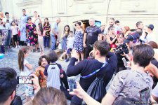 Филипп Киркоров вызвал ажиотаж в Ичери Шехер – кутабы на улице Магомаева, волшебная лампа Аладдина, "Чёрт побери! " (ФОТО)