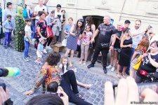 Филипп Киркоров вызвал ажиотаж в Ичери Шехер – кутабы на улице Магомаева, волшебная лампа Аладдина, "Чёрт побери! " (ФОТО)