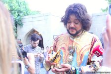 Филипп Киркоров вызвал ажиотаж в Ичери Шехер – кутабы на улице Магомаева, волшебная лампа Аладдина, "Чёрт побери! " (ФОТО)