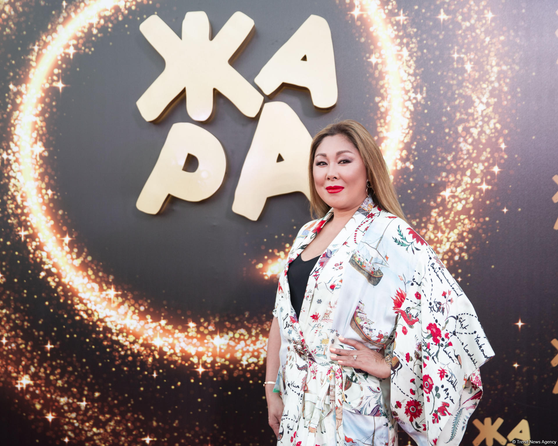 Легли на набережную Бакинского бульвара и смотрели на небо - Анита Цой (ФОТО)