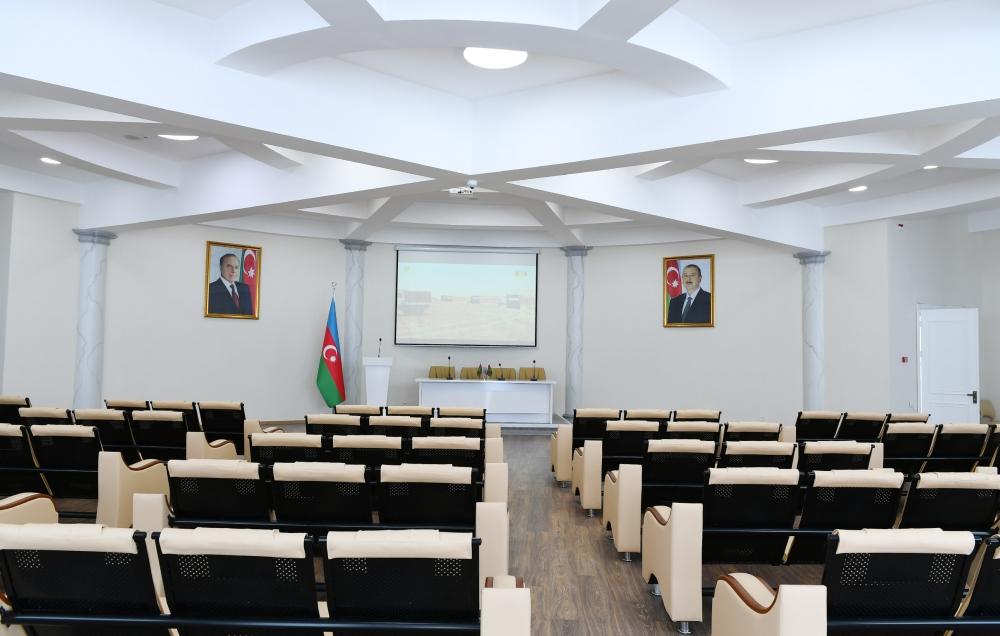 Президент Ильхам Алиев и Первая леди Мехрибан Алиева приняли участие в открытии нового Центра молодежи в Пираллахинском районе (ФОТО)
