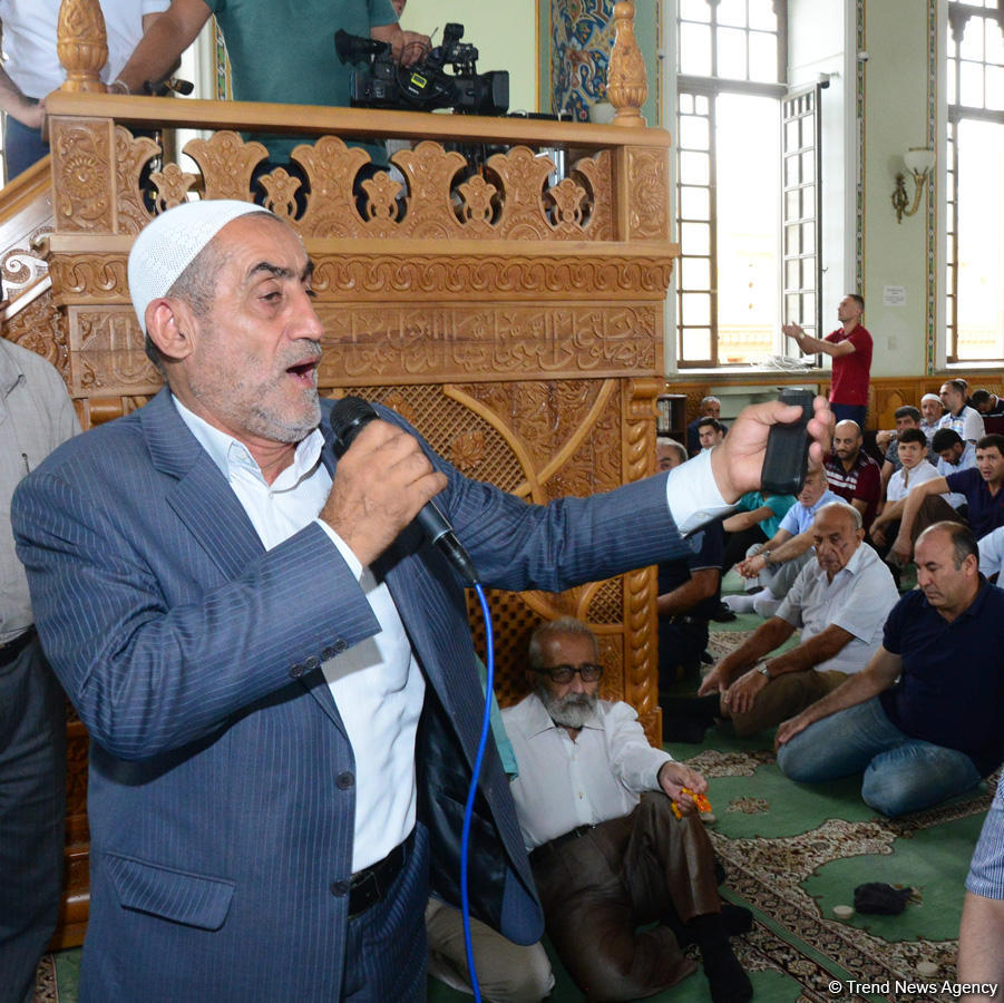 По случаю праздника Гурбан во всех мечетях Азербайджана совершен праздничный намаз (ФОТО)