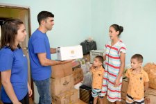 Завершилась раздача Фондом Гейдара Алиева малоимущим семьям праздничных паев по случаю праздника Гурбан (ФОТО)