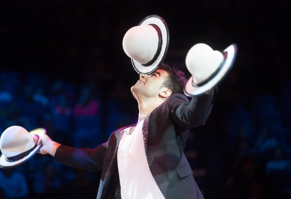 Моя горячая азербайджанская кровь...Как жонглер покоряет Россию (ФОТО)