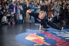 Лето в Баку завершится зажигательными уличными танцами Red Bull Dance Your Style (ФОТО)