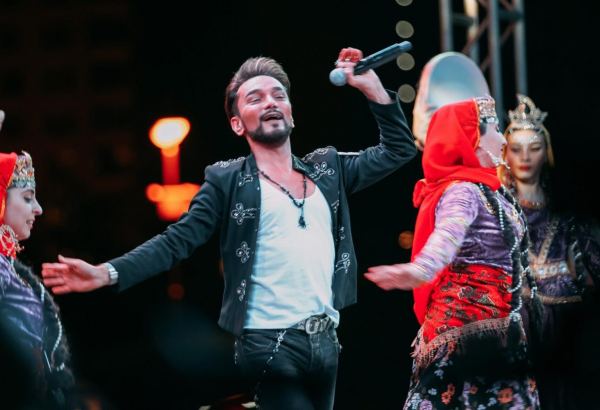 Фаик Агаев представил песню в честь International Dance Day  (ВИДЕО)