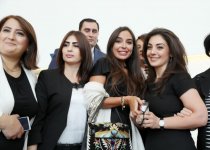 Первый вице-президент Мехрибан Алиева приняла участие в мероприятии вынужденных переселенцев в Центре Гейдара Алиева (ФОТО)