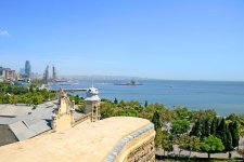 Загадочная башня Баку (Фоторепортаж)