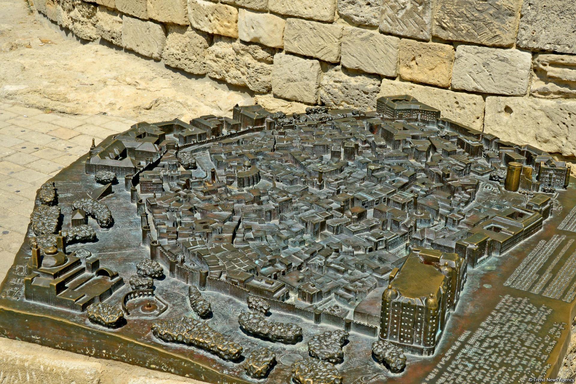 Загадочная башня Баку (Фоторепортаж)