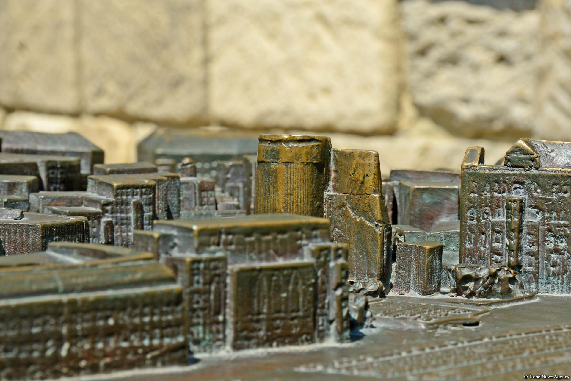 Загадочная башня Баку (Фоторепортаж)