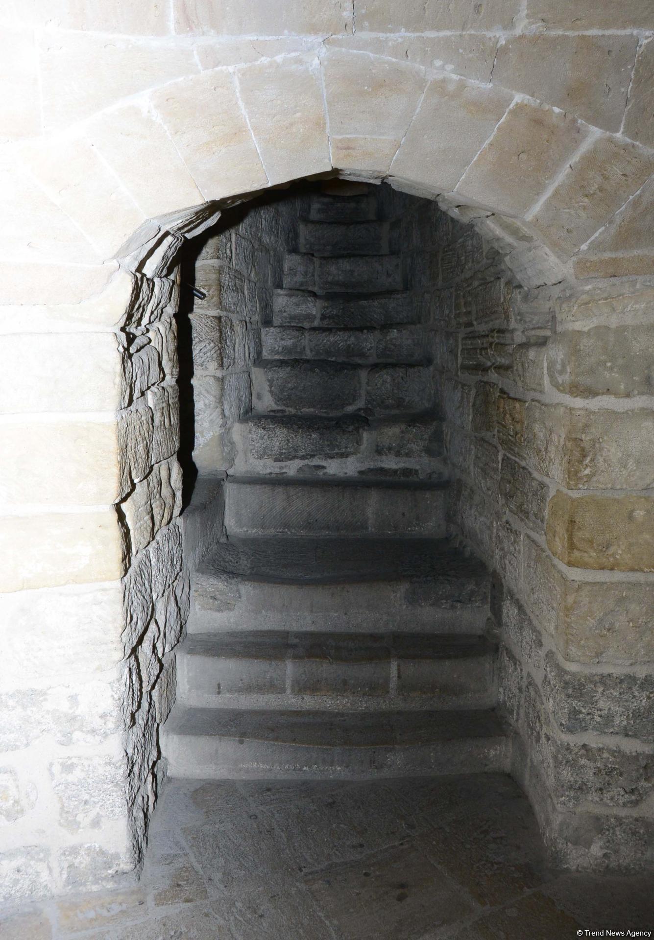 Загадочная башня Баку (Фоторепортаж)