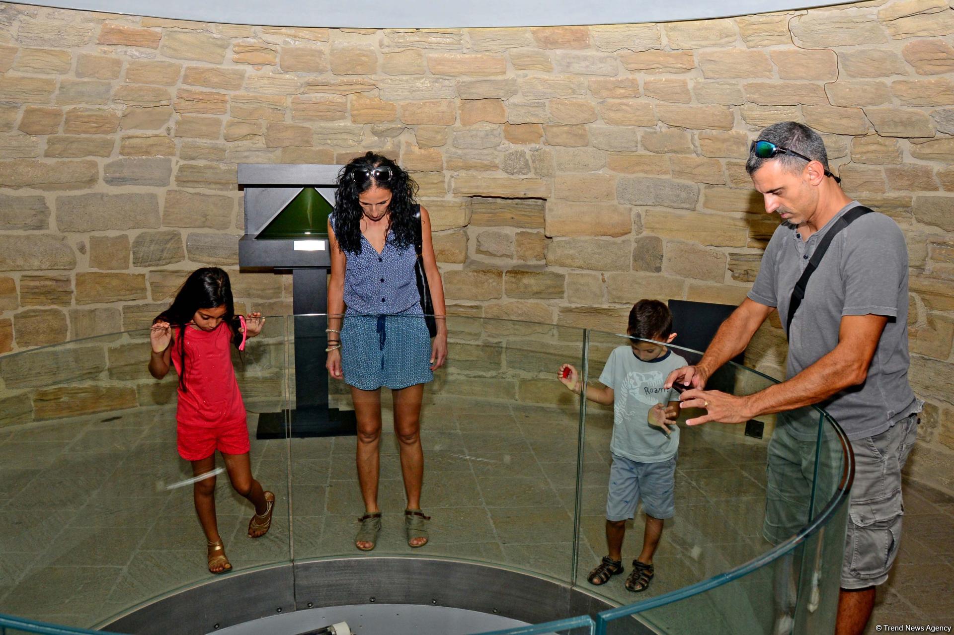 Загадочная башня Баку (Фоторепортаж)