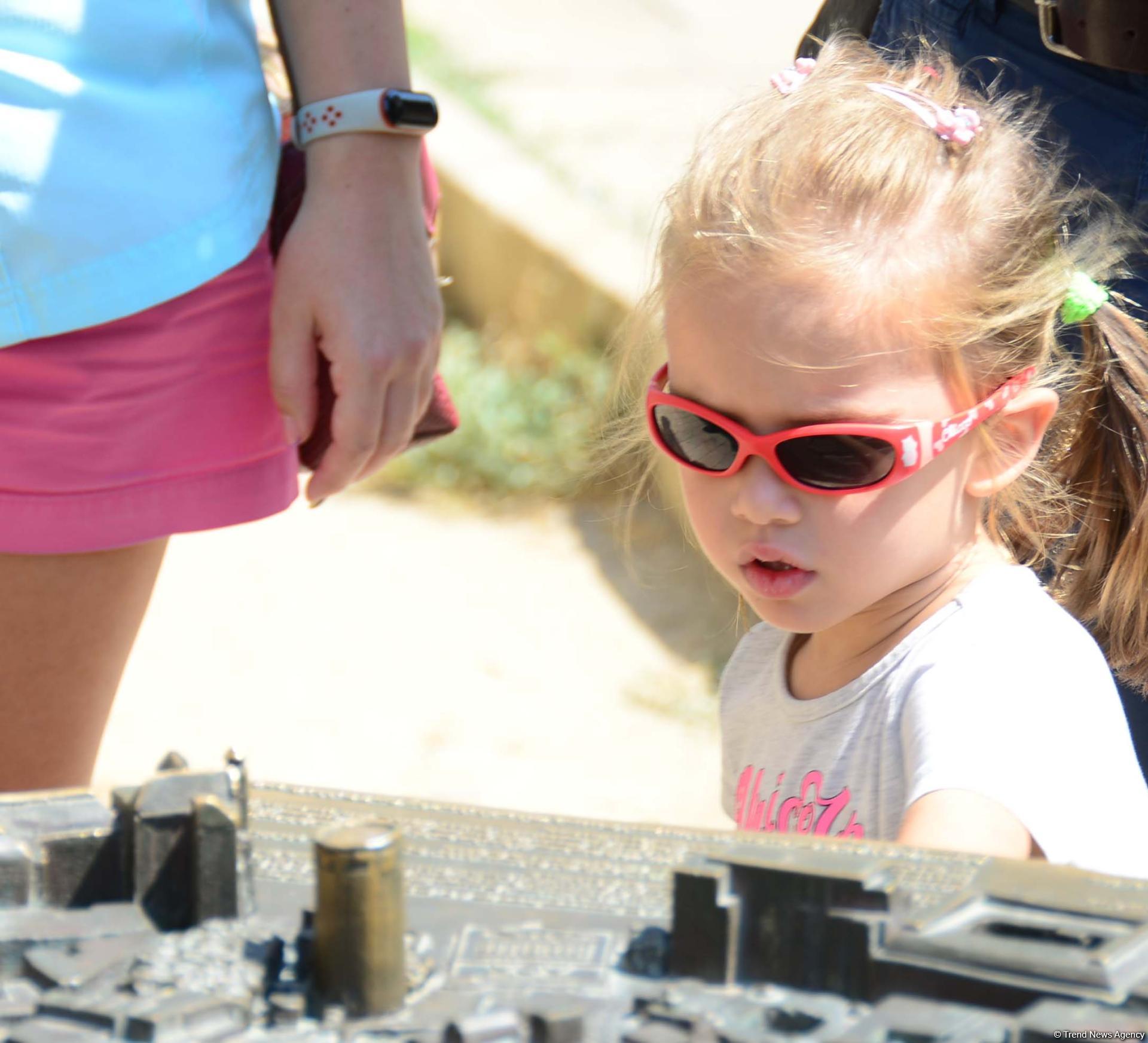 Загадочная башня Баку (Фоторепортаж)